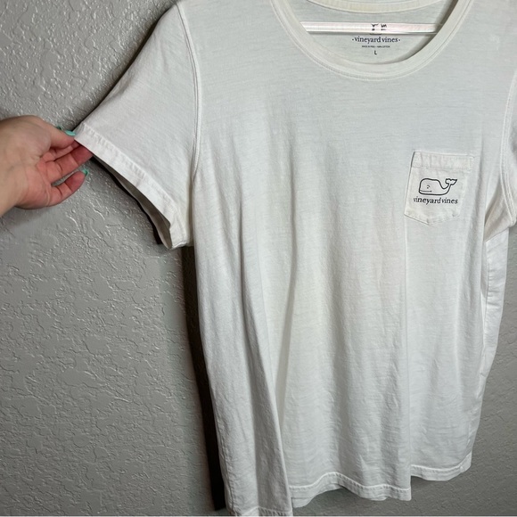 White Vineyeard Vines Shirt W/ Blue Floral Design - Picture 8 of 8